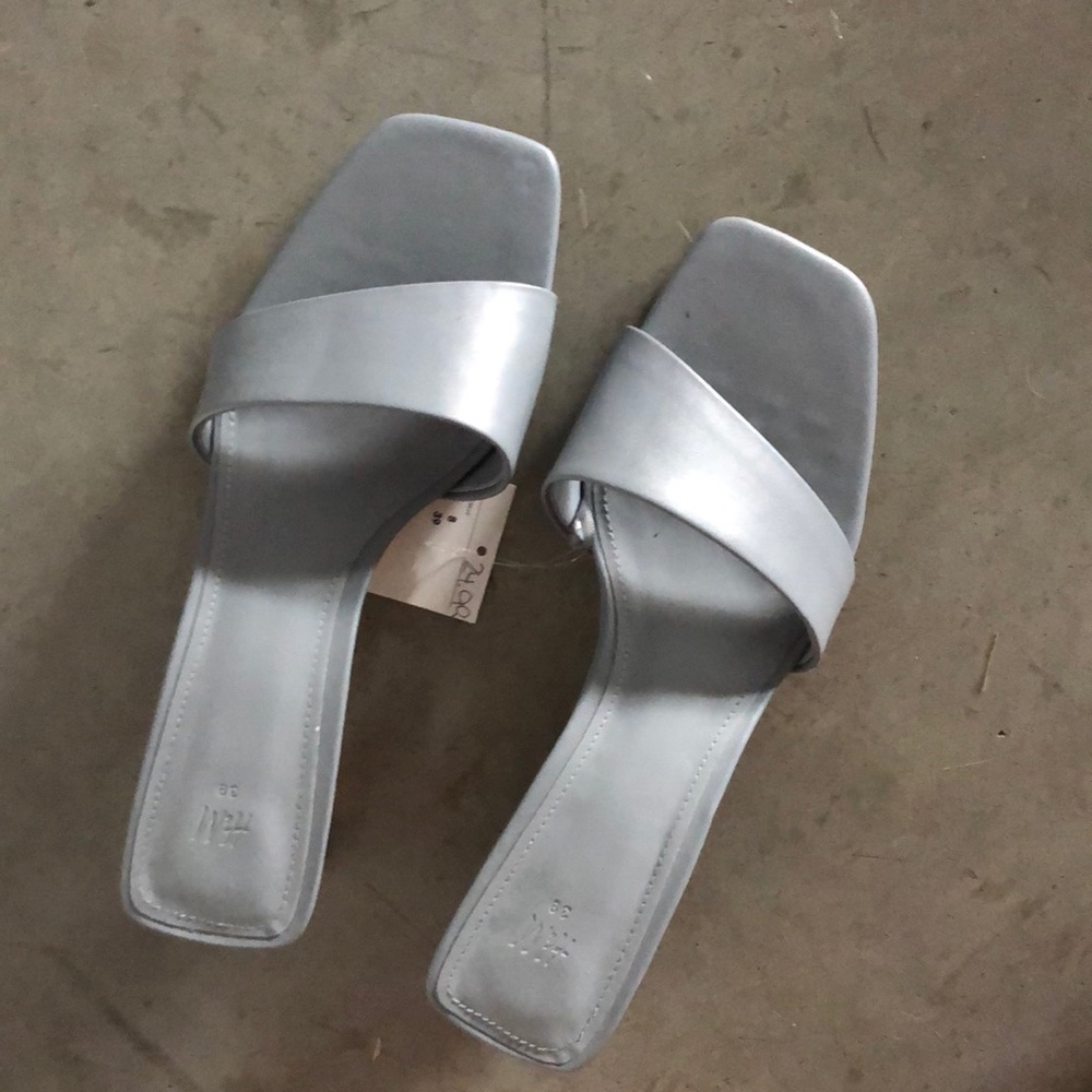 Never worn cute hm heels baby blue
